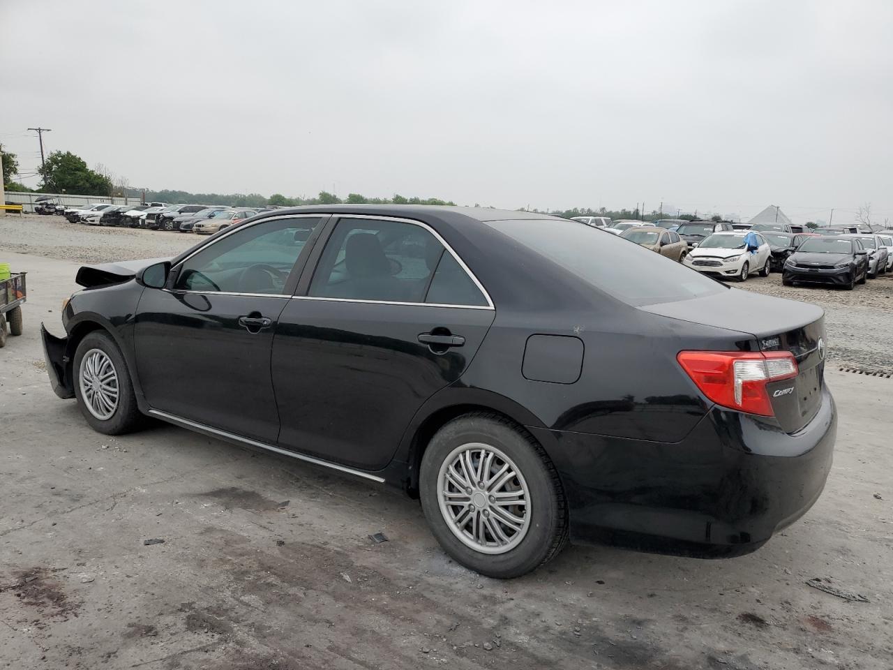2014 Toyota Camry L - Фото 2