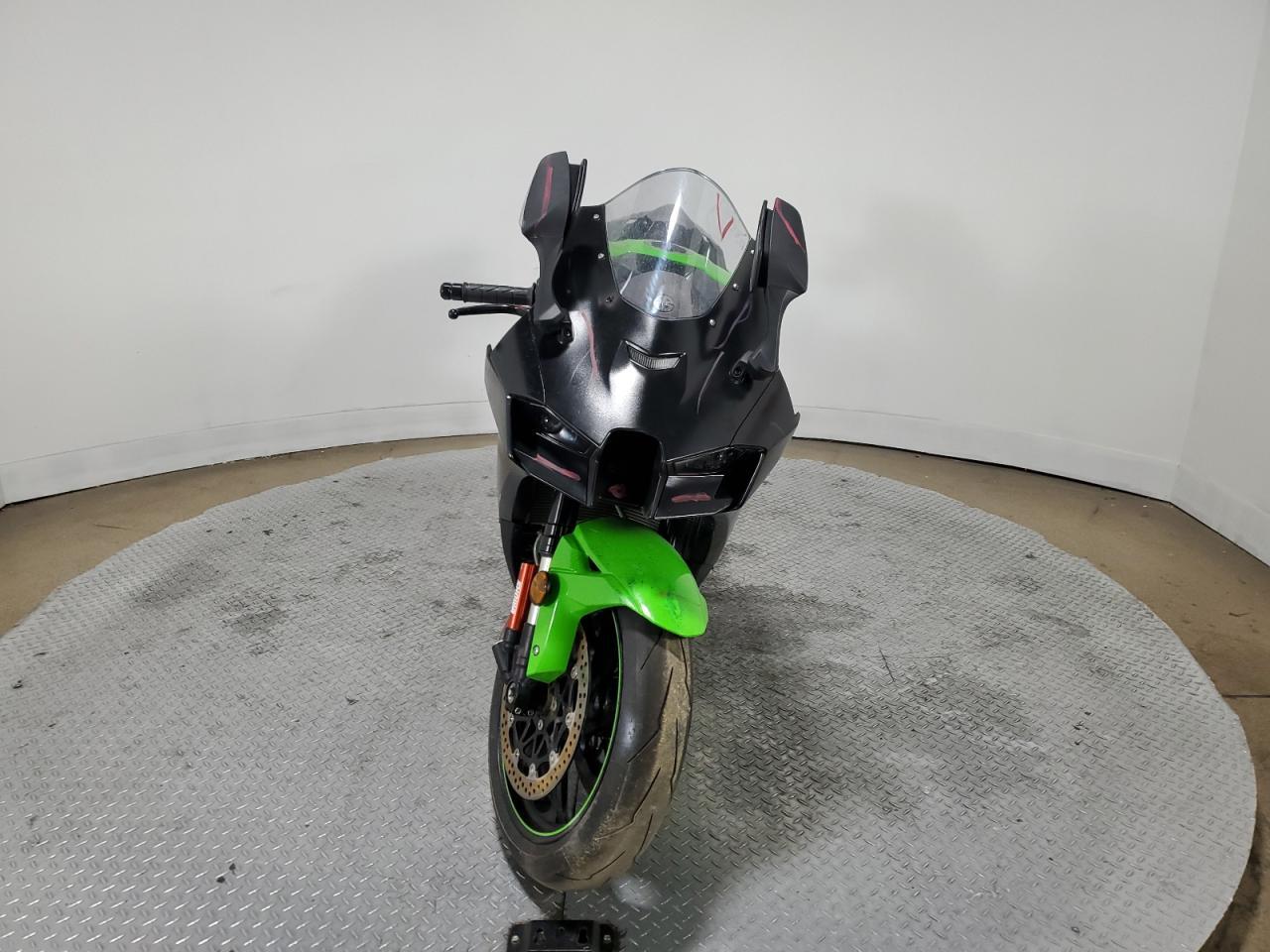 2024 Kawasaki Zx1002 T - Фото 2