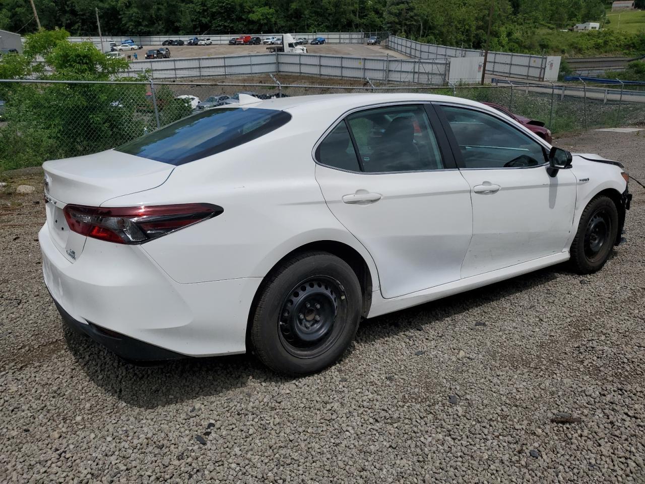 2021 Toyota Camry Le - Фото 3
