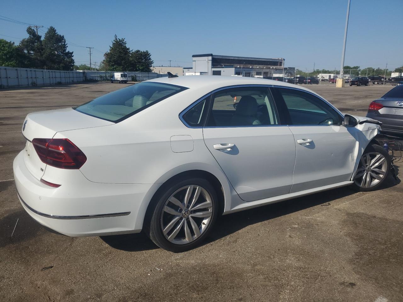 2018 Volkswagen Passat Se - Фото 3