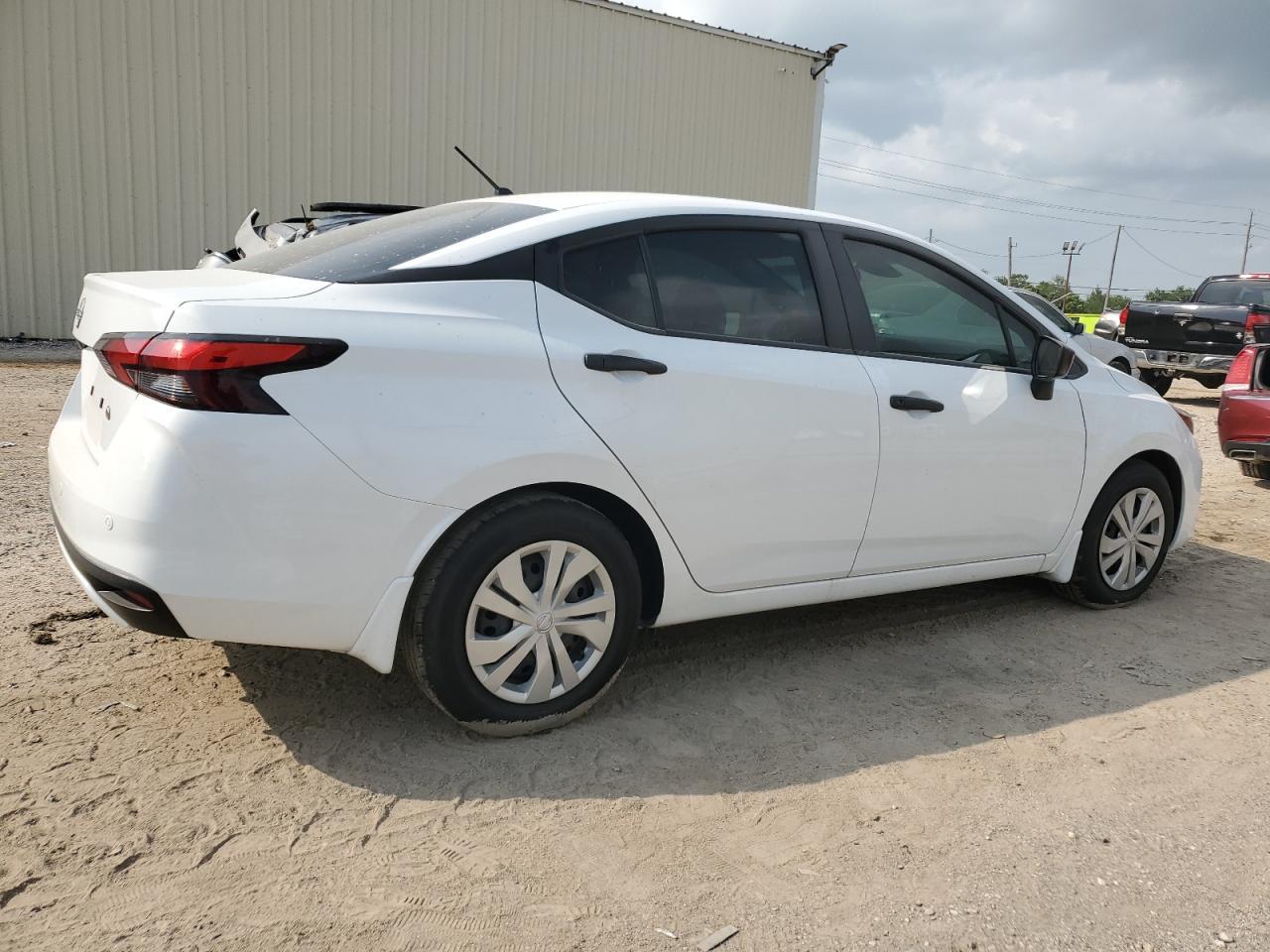 2023 Nissan Versa S - Фото 3