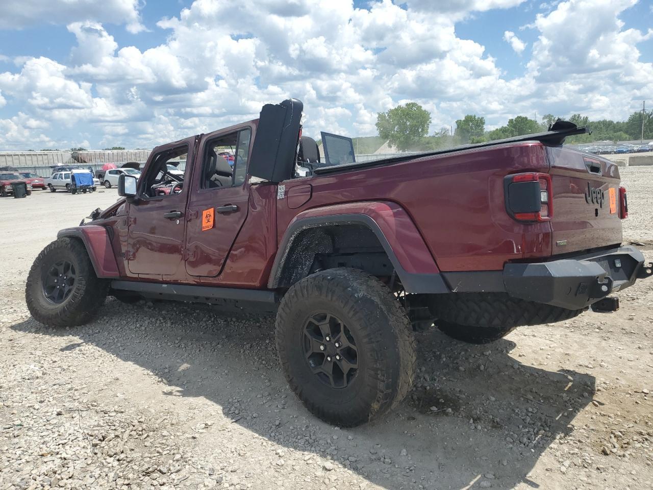 2021 Jeep Gladiator Sport - Фото 2