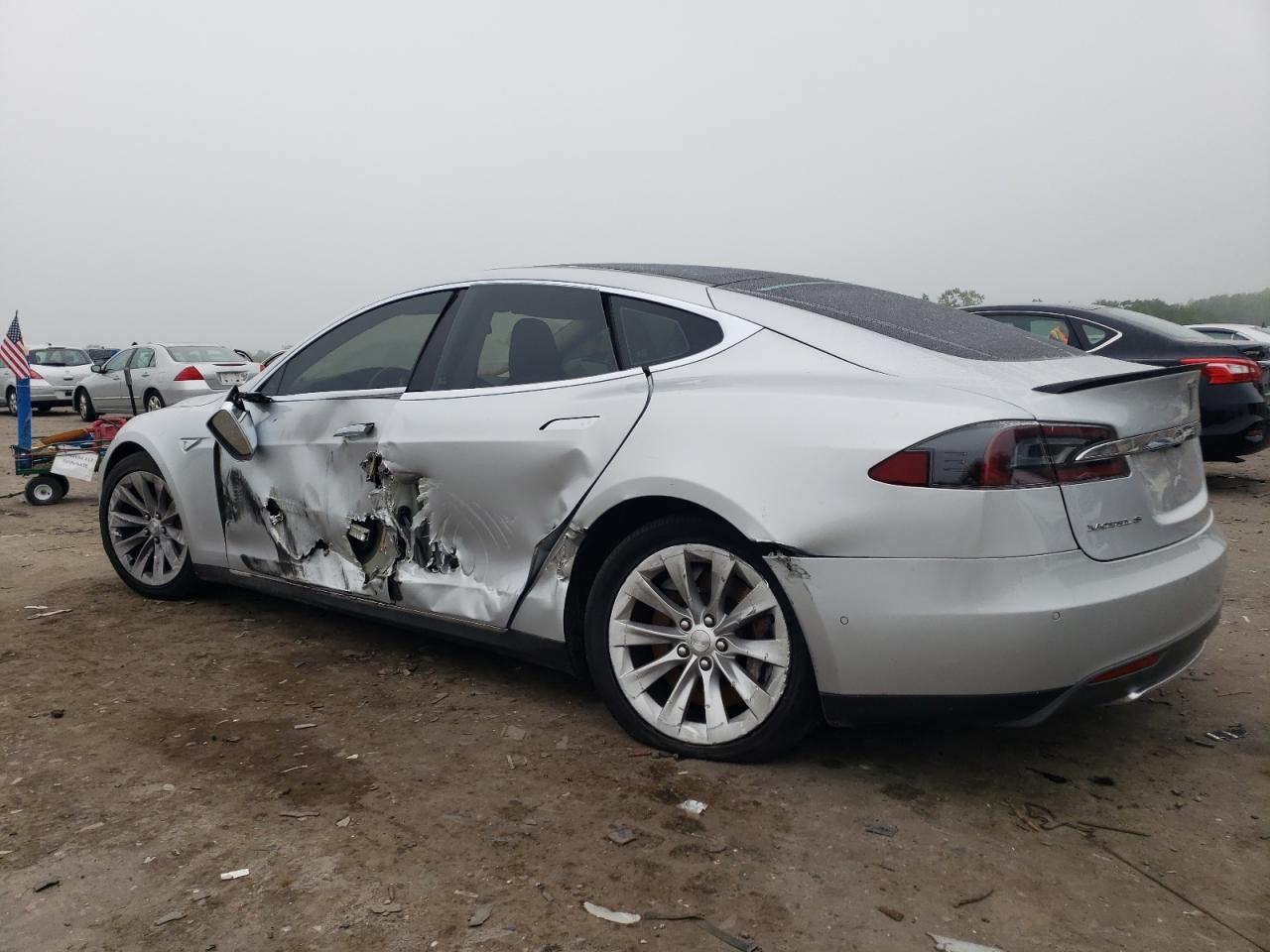 2015 Tesla Model S 85D - Image 2