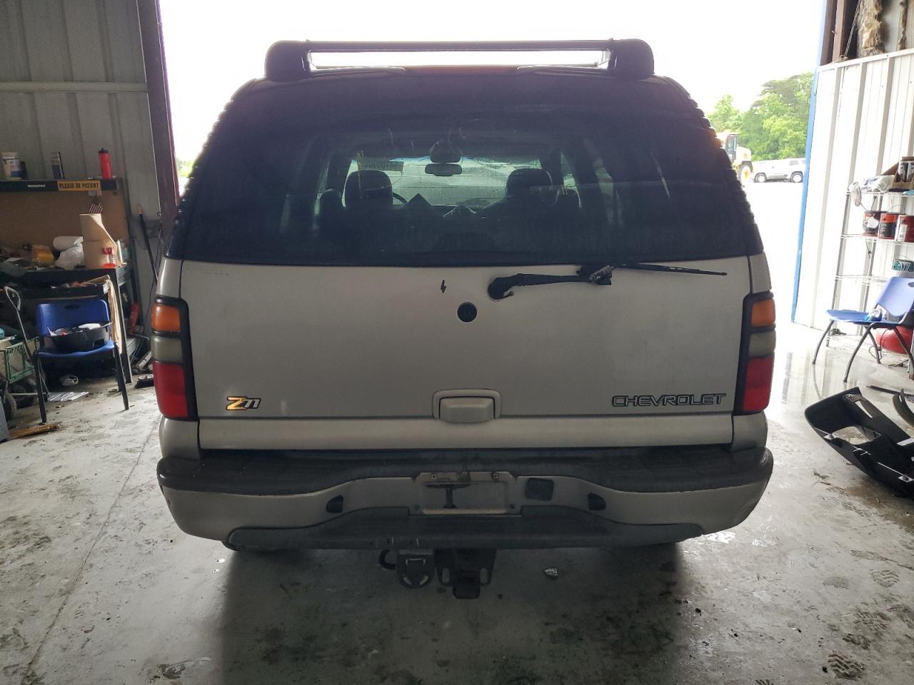 2004 Chevrolet Tahoe K1500 - Image 6