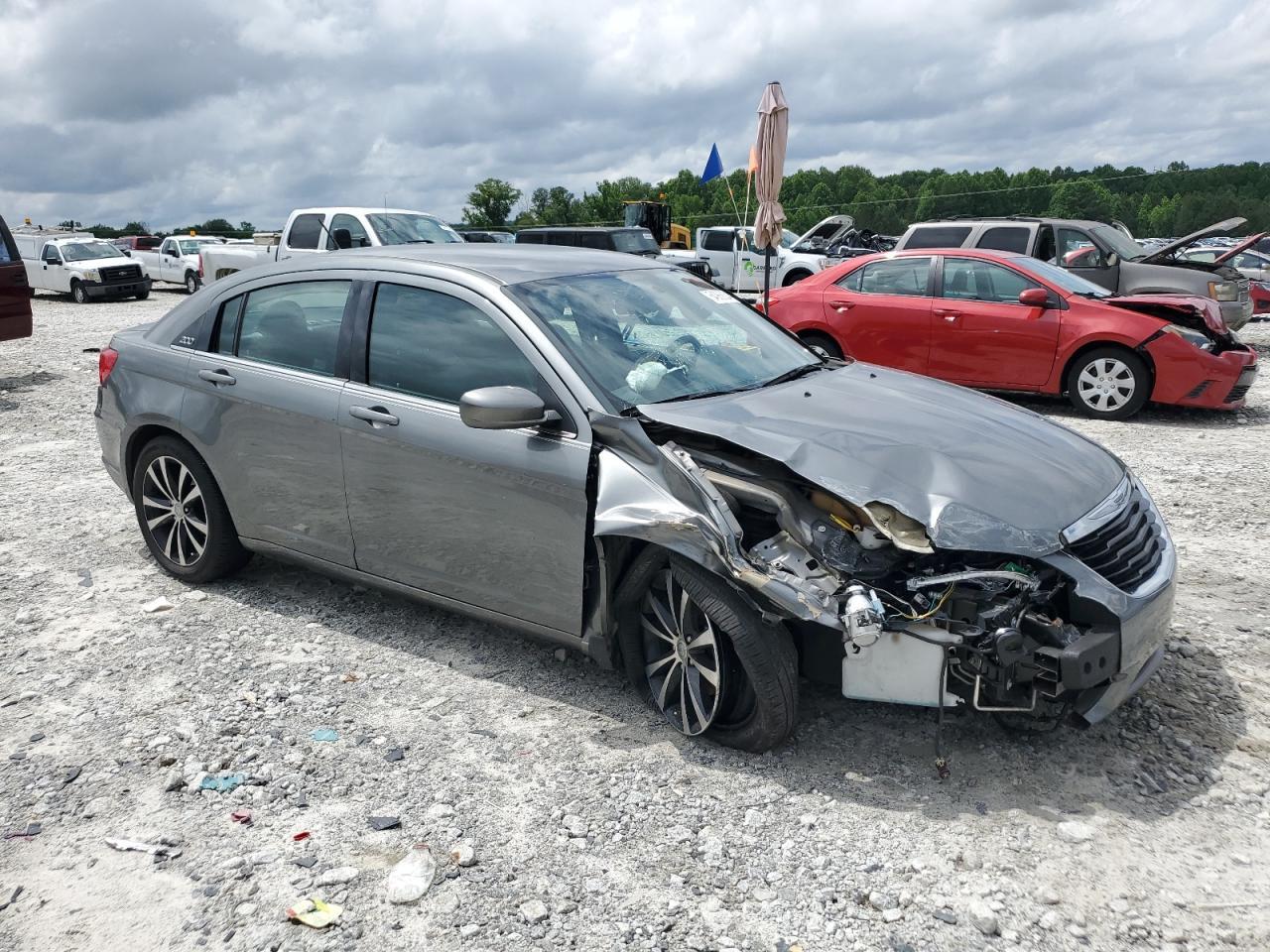 2013 Chrysler 200 Limited - Image 4