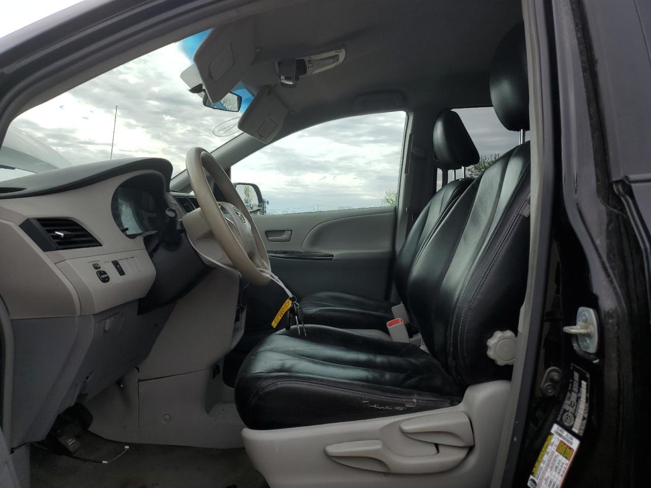 2013 Toyota Sienna Le - Фото 7