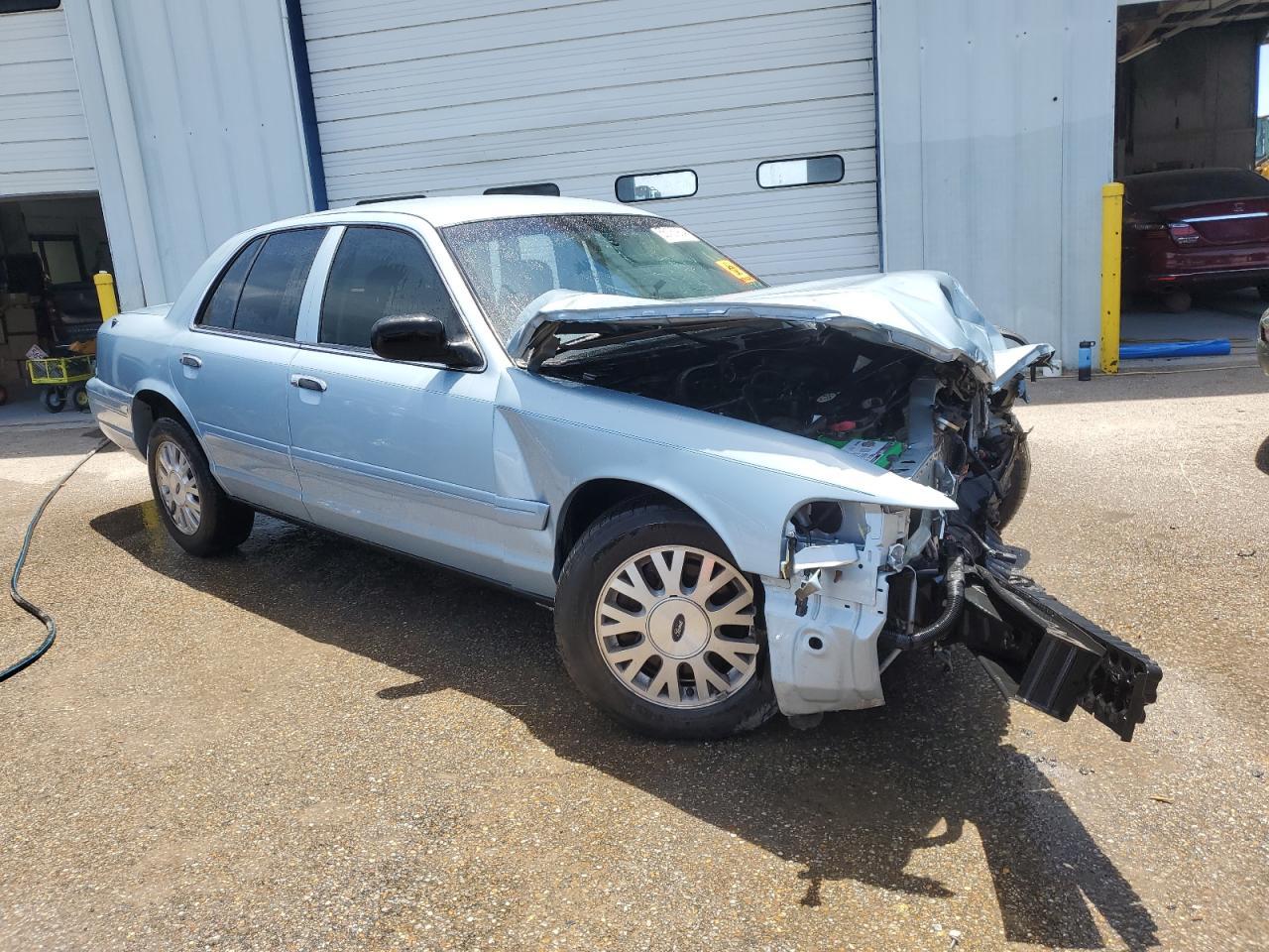 2005 Ford Crown Victoria Lx - Image 4