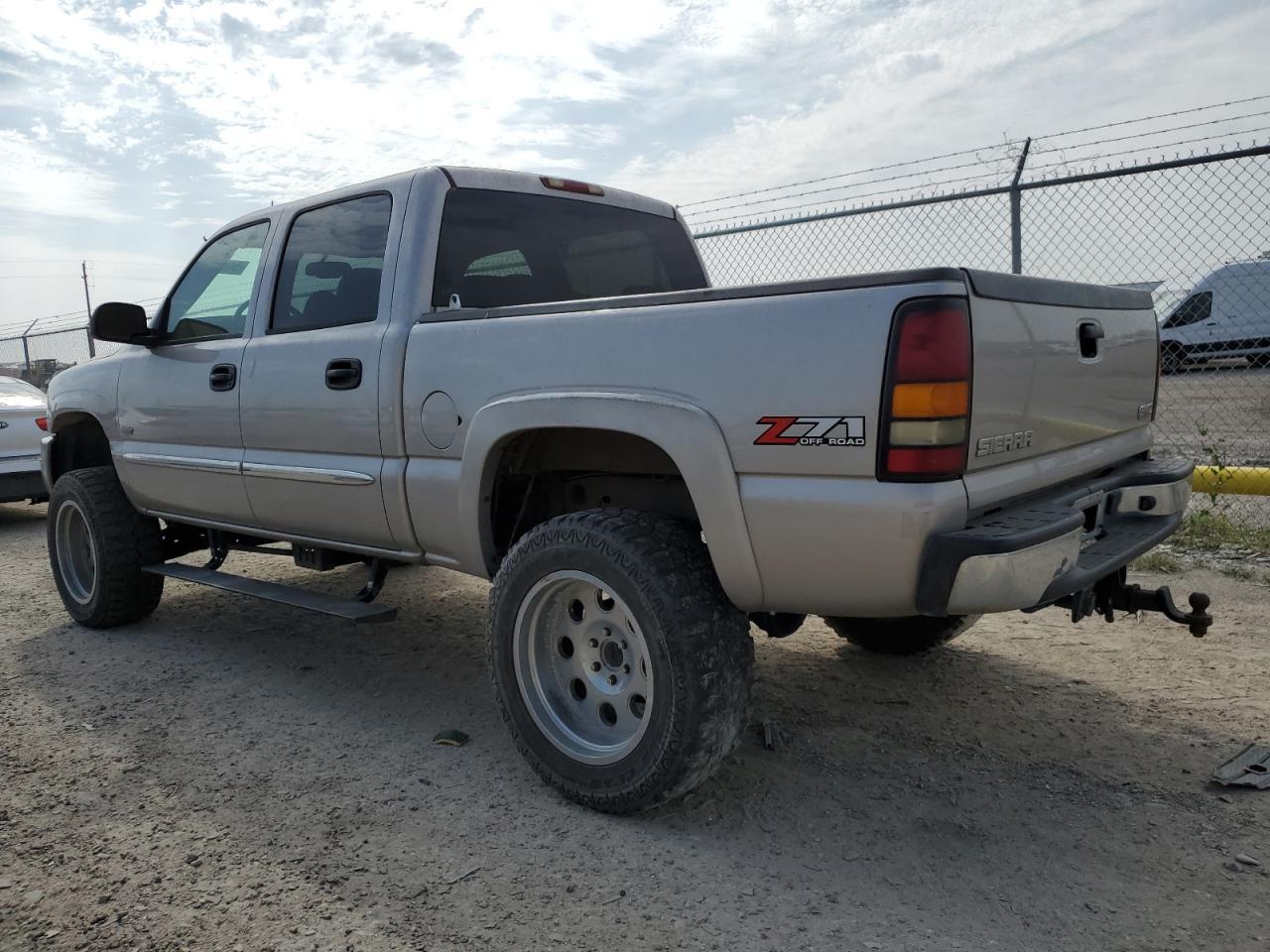 2004 GMC New Sierra K1500 - Фото 2
