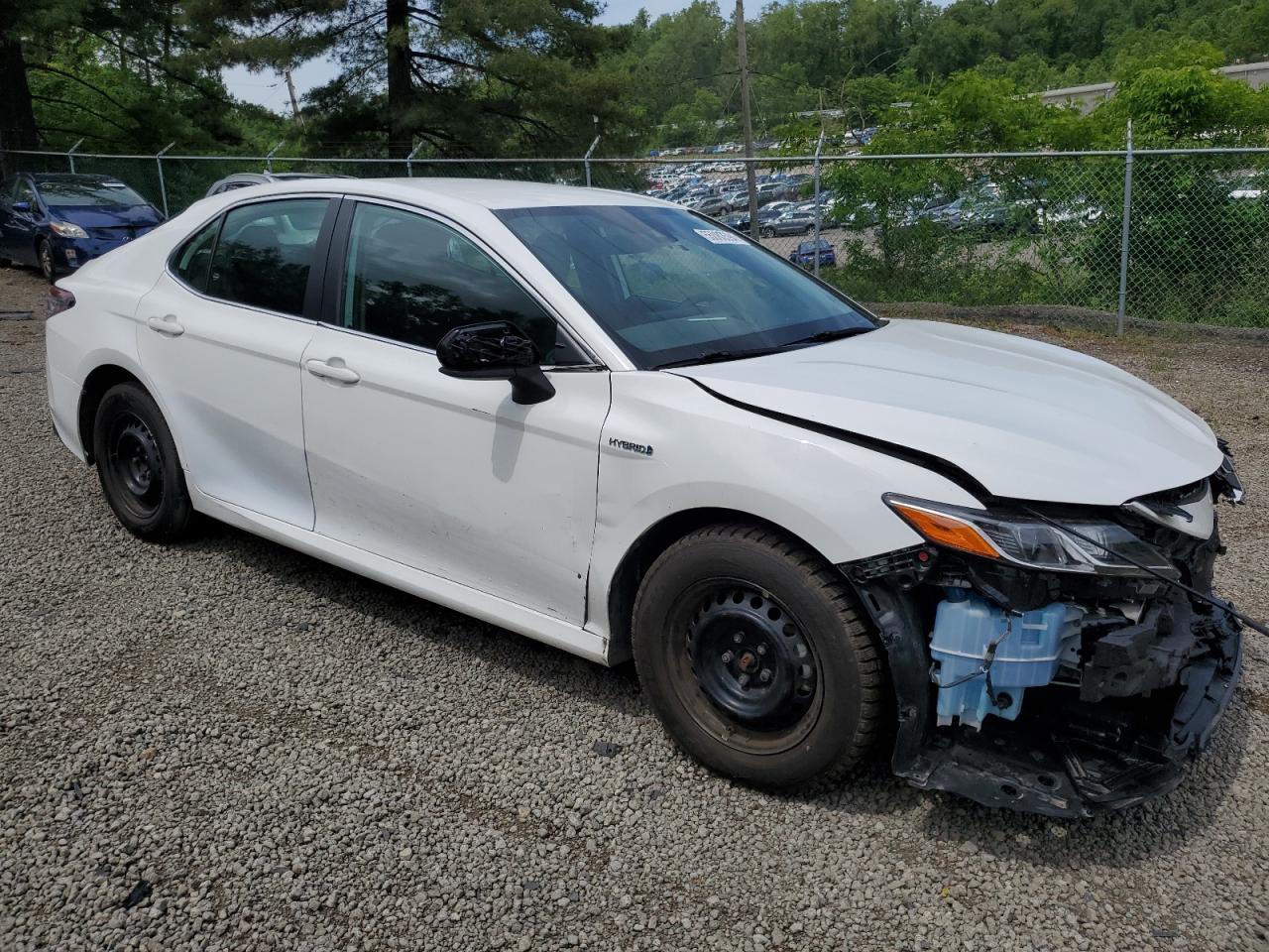 2021 Toyota Camry Le - Фото 4