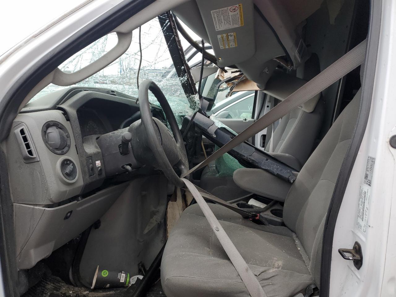 2017 Ford Econoline E450 Super Duty Cutaway Van - Фото 7