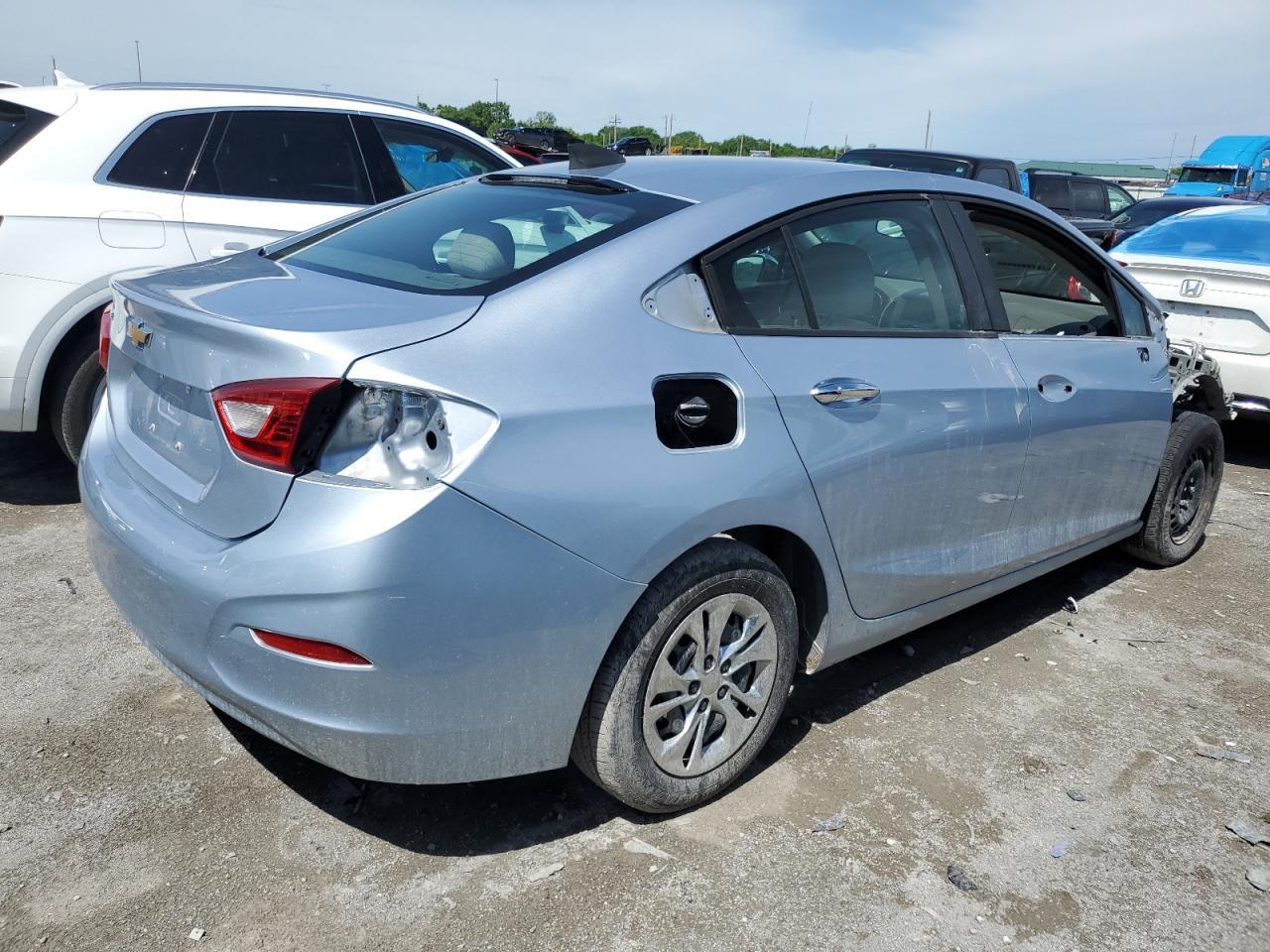 2018 Chevrolet Cruze Ls - Фото 3