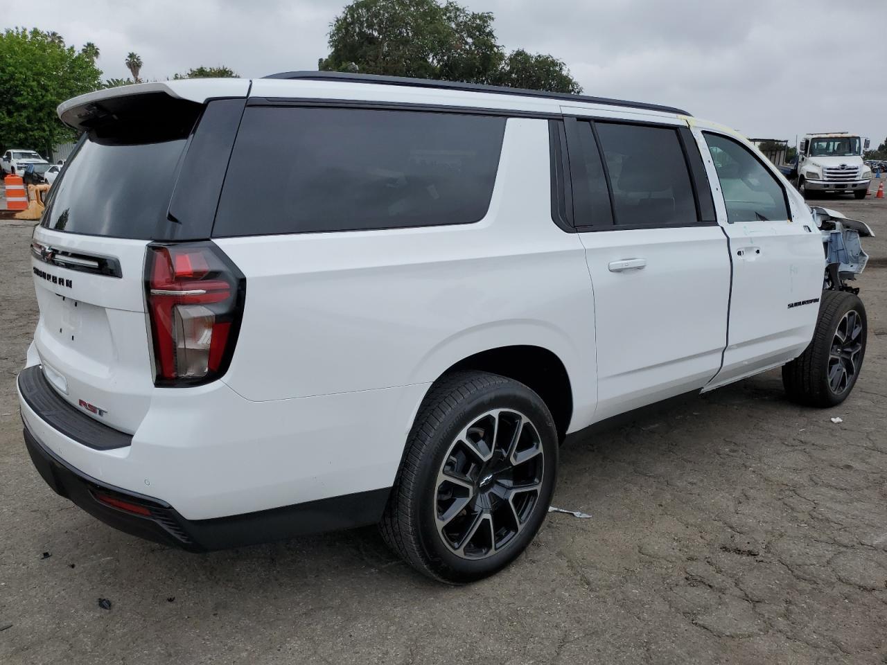 2024 Chevrolet Suburban K1500 Rst - Фото 3