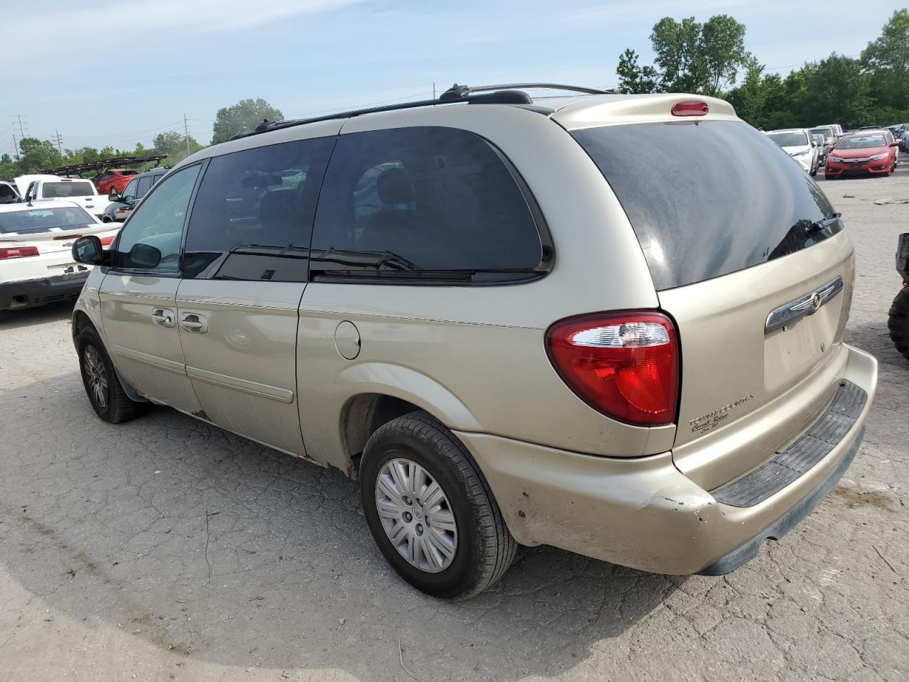 2006 Chrysler Town & Country Lx - Фото 2