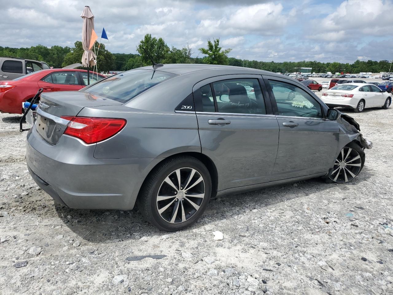 2013 Chrysler 200 Limited - Image 3