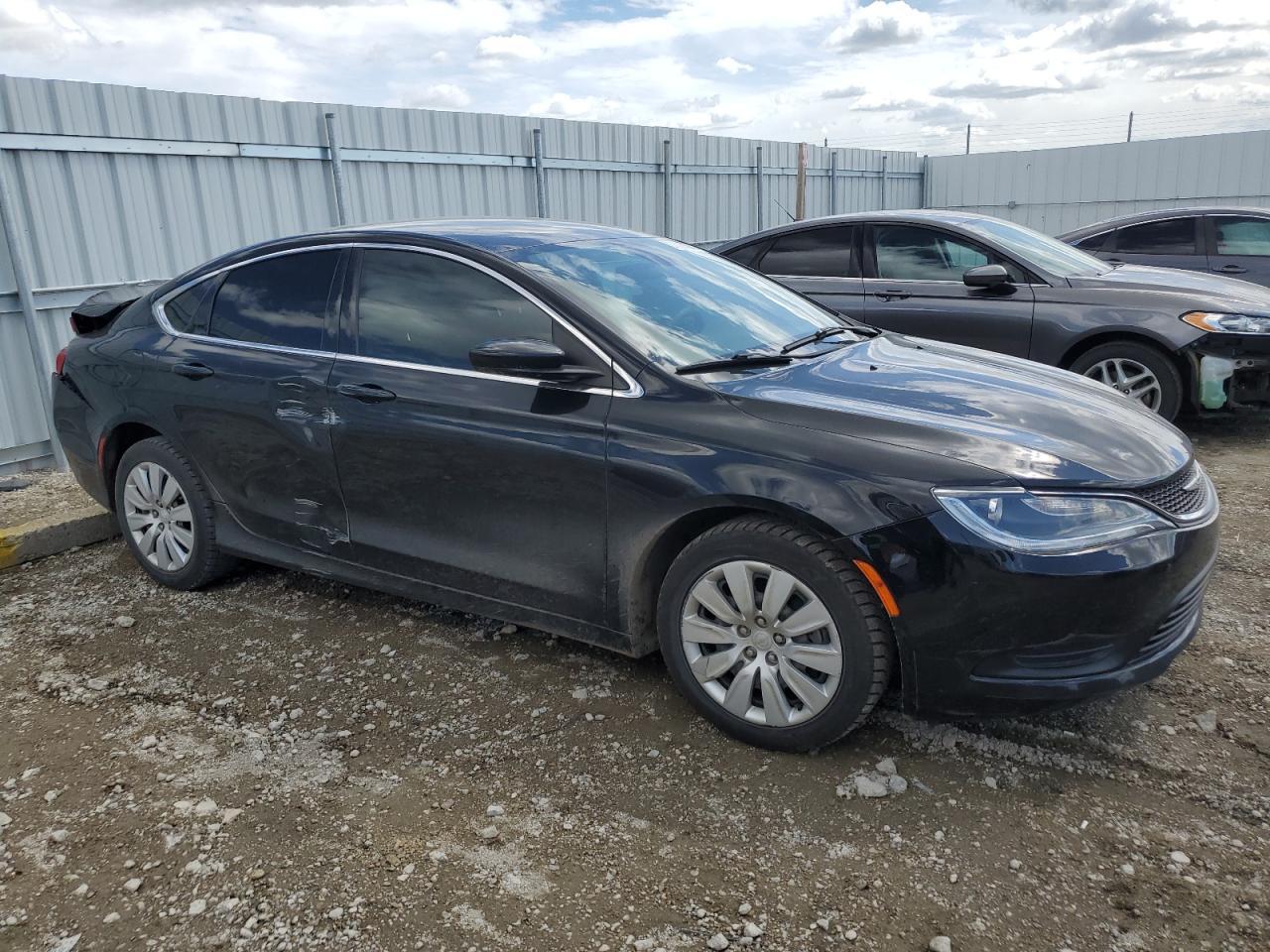 2015 Chrysler 200 Lx - Image 4
