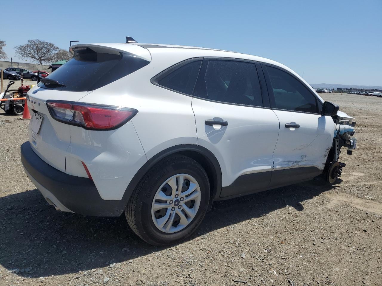 2022 Ford Escape S - Фото 3