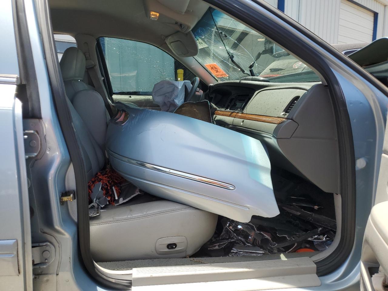 2005 Ford Crown Victoria Lx - Image 7