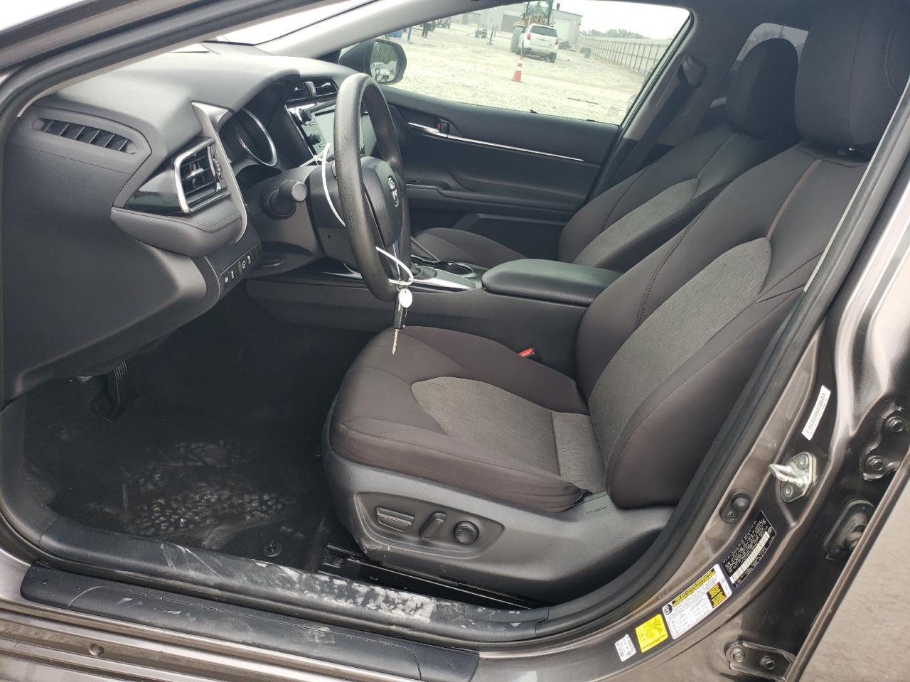 2020 Toyota Camry Le - Image 7