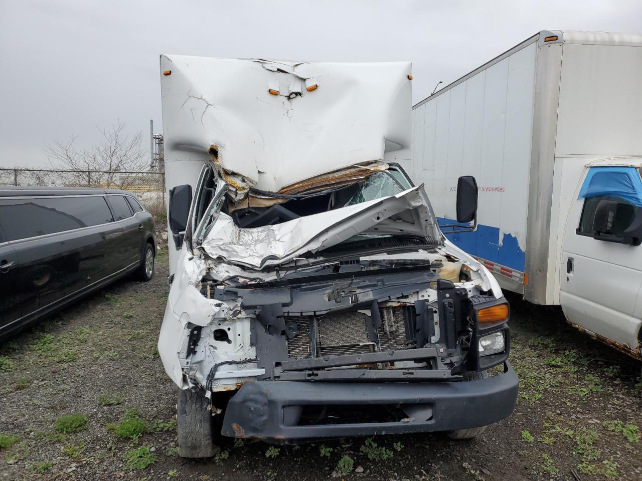 2017 Ford Econoline E450 Super Duty Cutaway Van - Фото 5