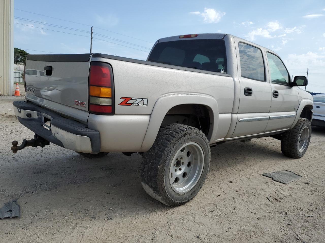 2004 GMC New Sierra K1500 - Фото 3