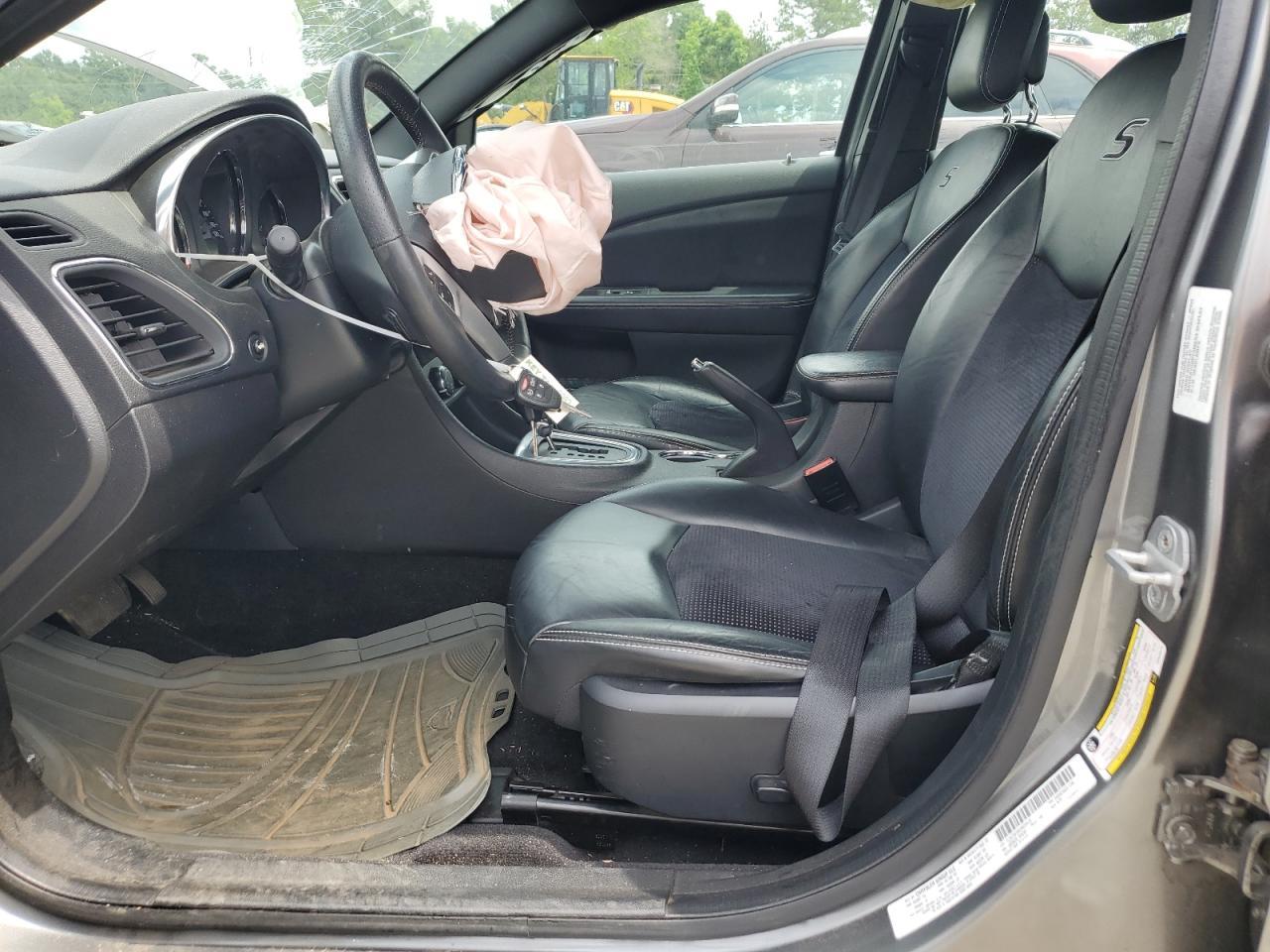 2013 Chrysler 200 Limited - Image 7