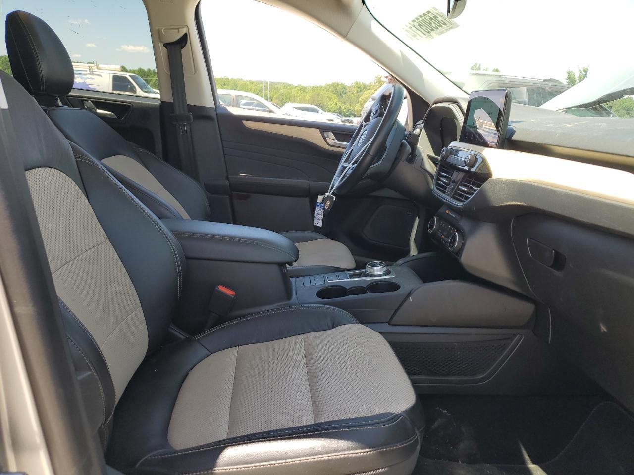 2022 Ford Escape Titanium - Image 7