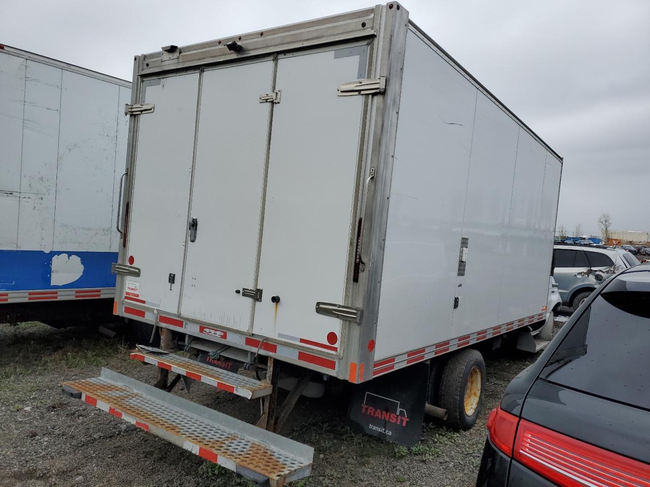 2017 Ford Econoline E450 Super Duty Cutaway Van - Фото 3