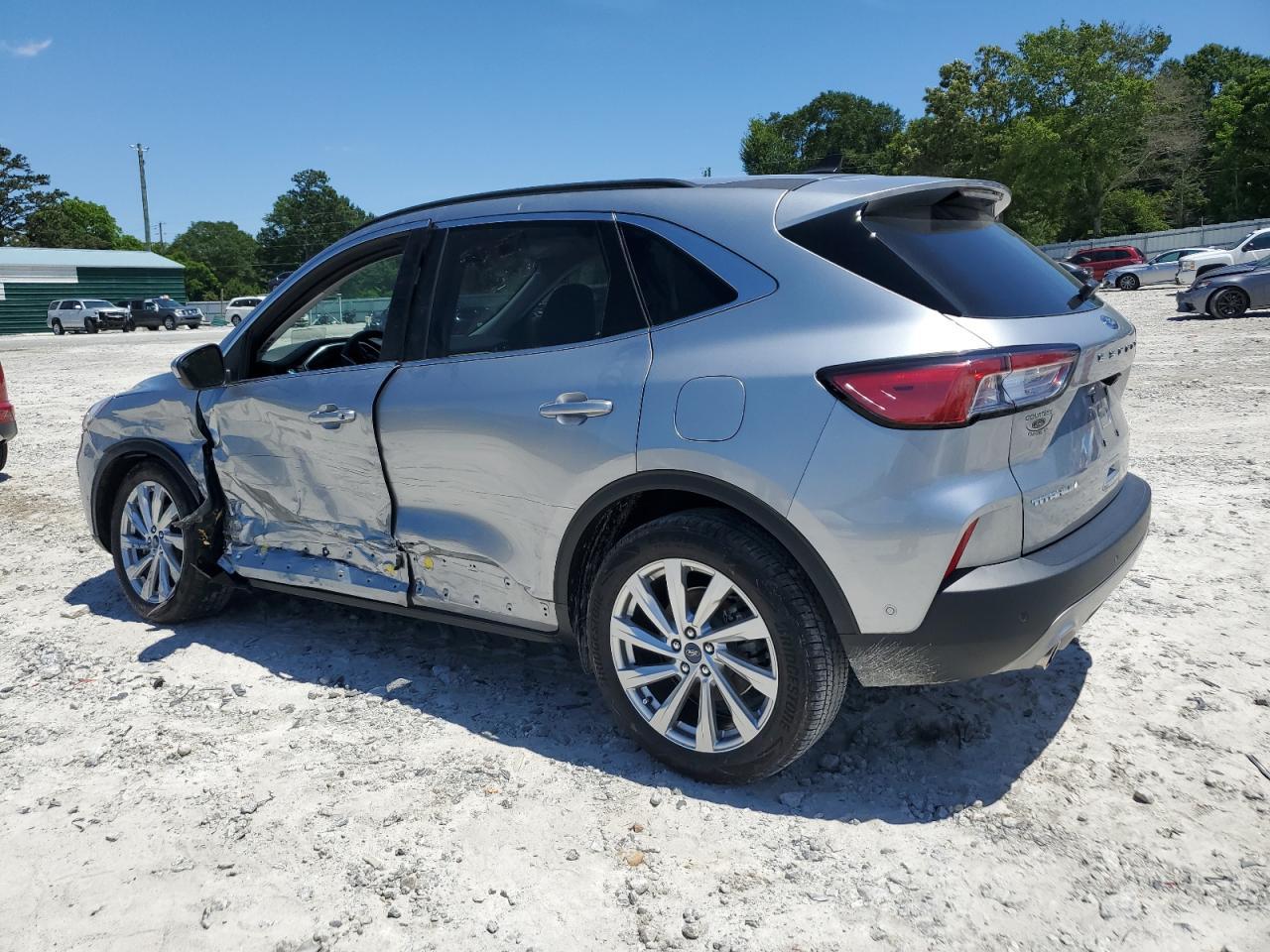 2022 Ford Escape Titanium - Image 2