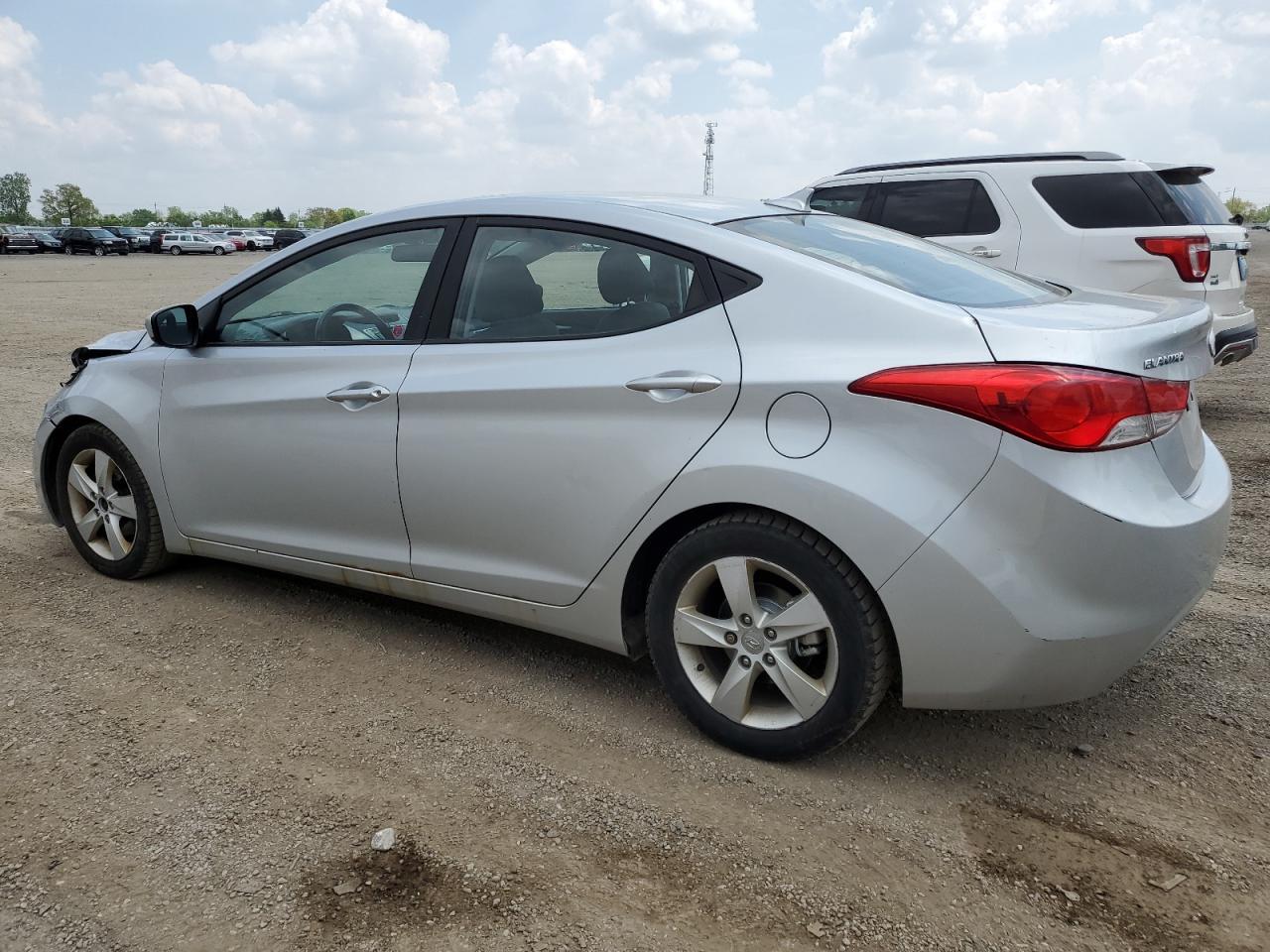 2013 Hyundai Elantra Gls - Image 2
