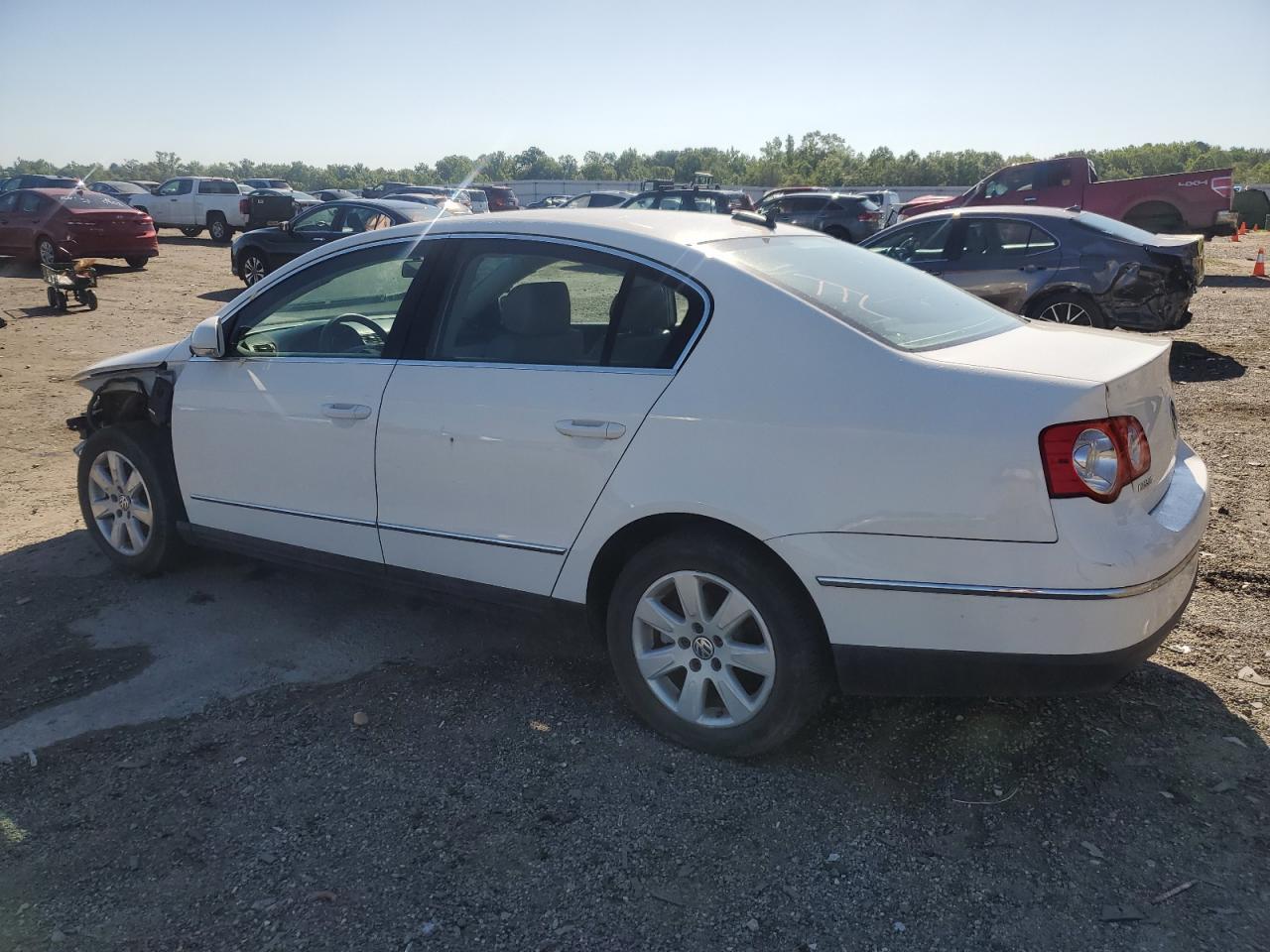 2006 Volkswagen Passat 2.0T - Фото 2