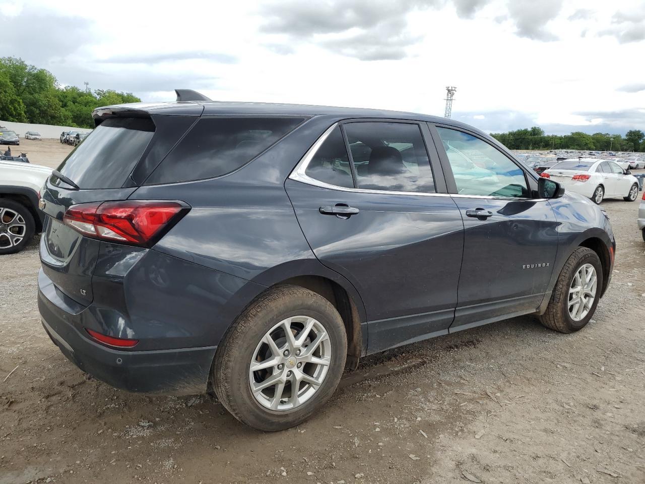 2022 Chevrolet Equinox Lt - Image 3