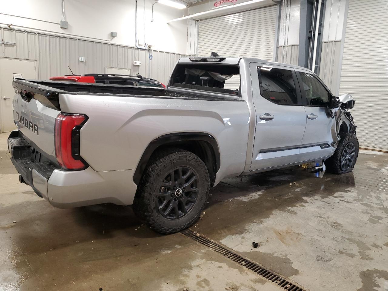 2024 Toyota Tundra Crewmax Platinum - Image 3