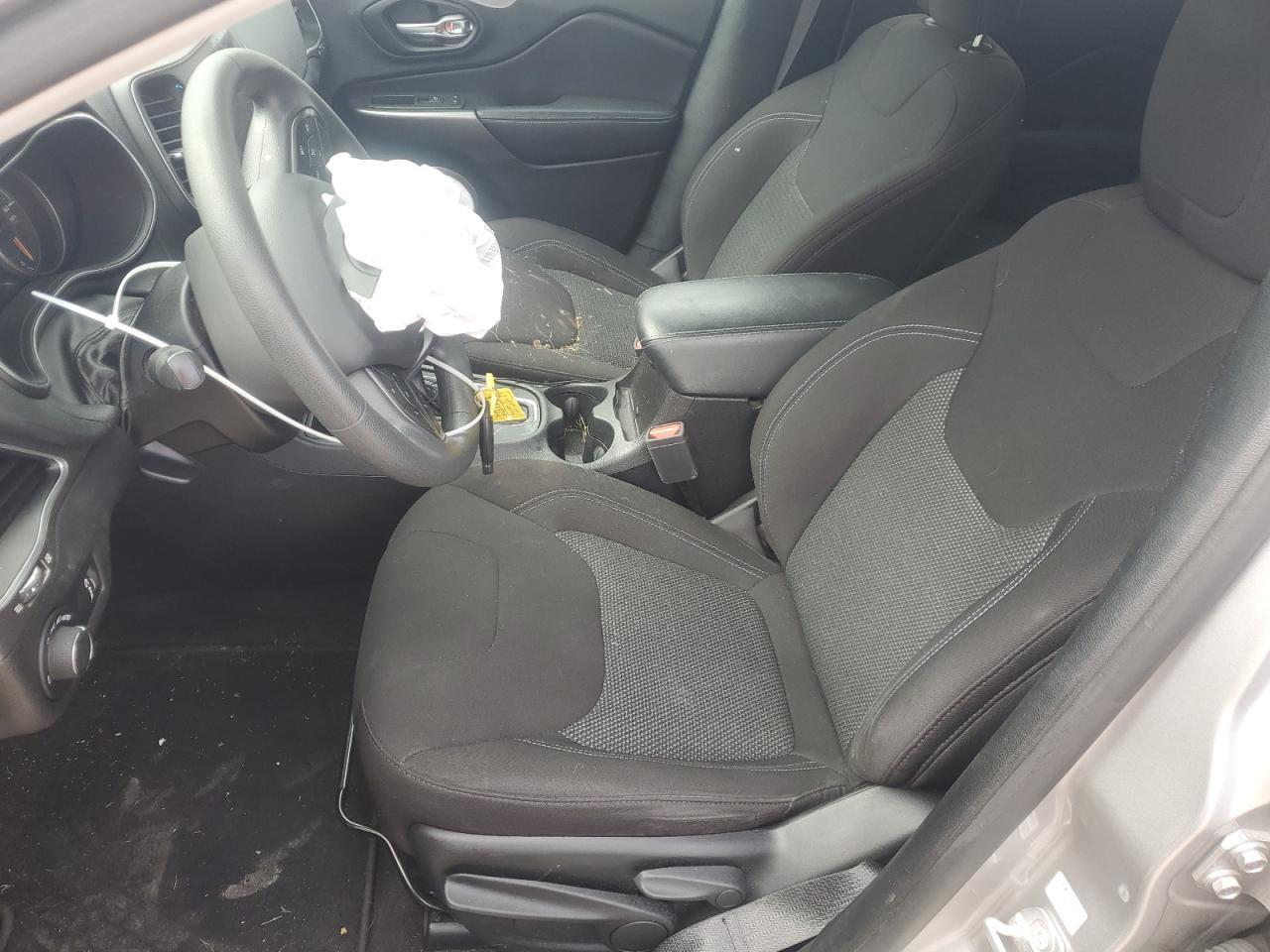 2020 Jeep Cherokee Latitude - Image 7