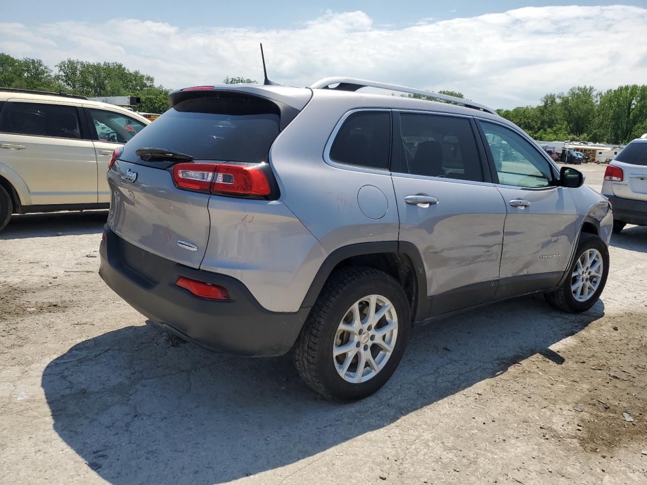 2018 Jeep Cherokee Latitude Plus - Фото 3
