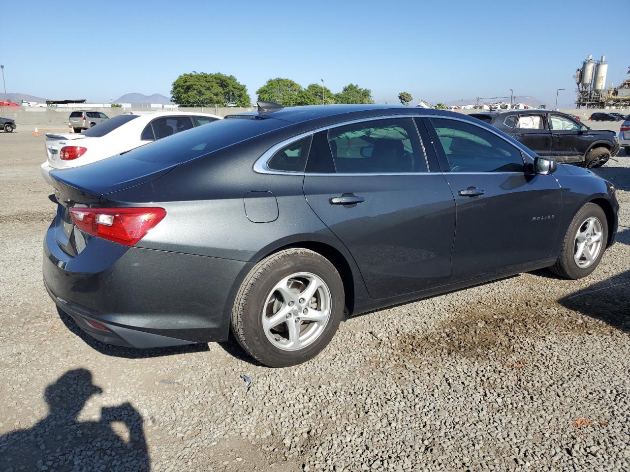 2017 Chevrolet Malibu Ls - Фото 3