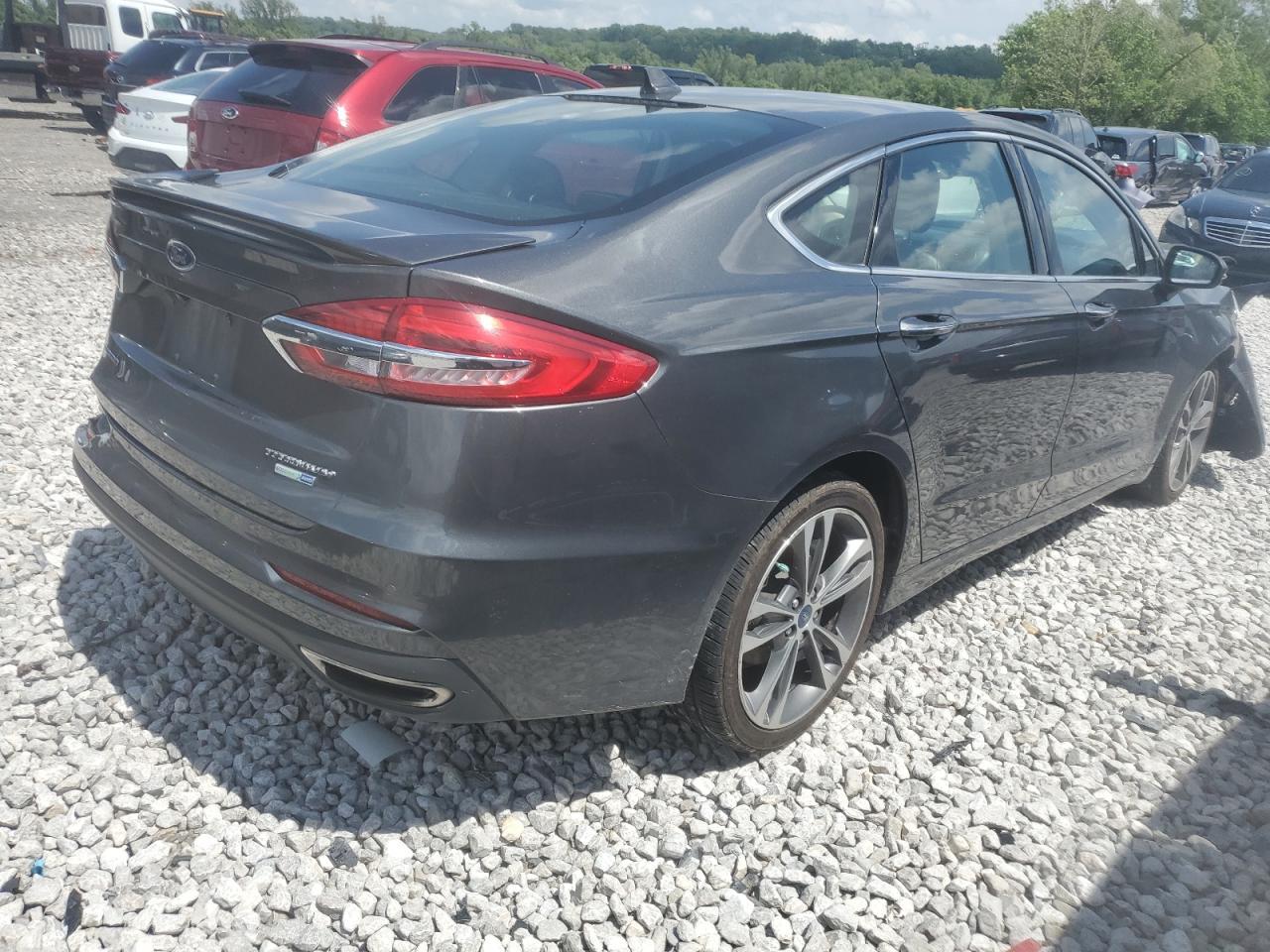 2020 Ford Fusion Titanium - Image 3