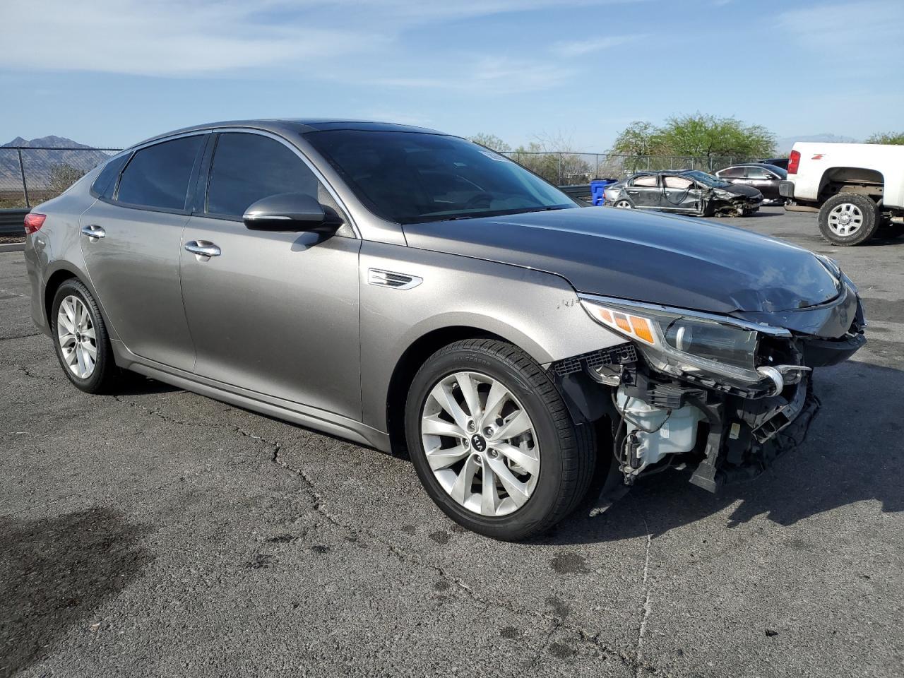 2016 Kia Optima Ex - Image 4