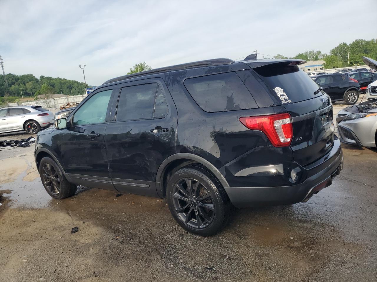 2017 Ford Explorer Xlt - Фото 2