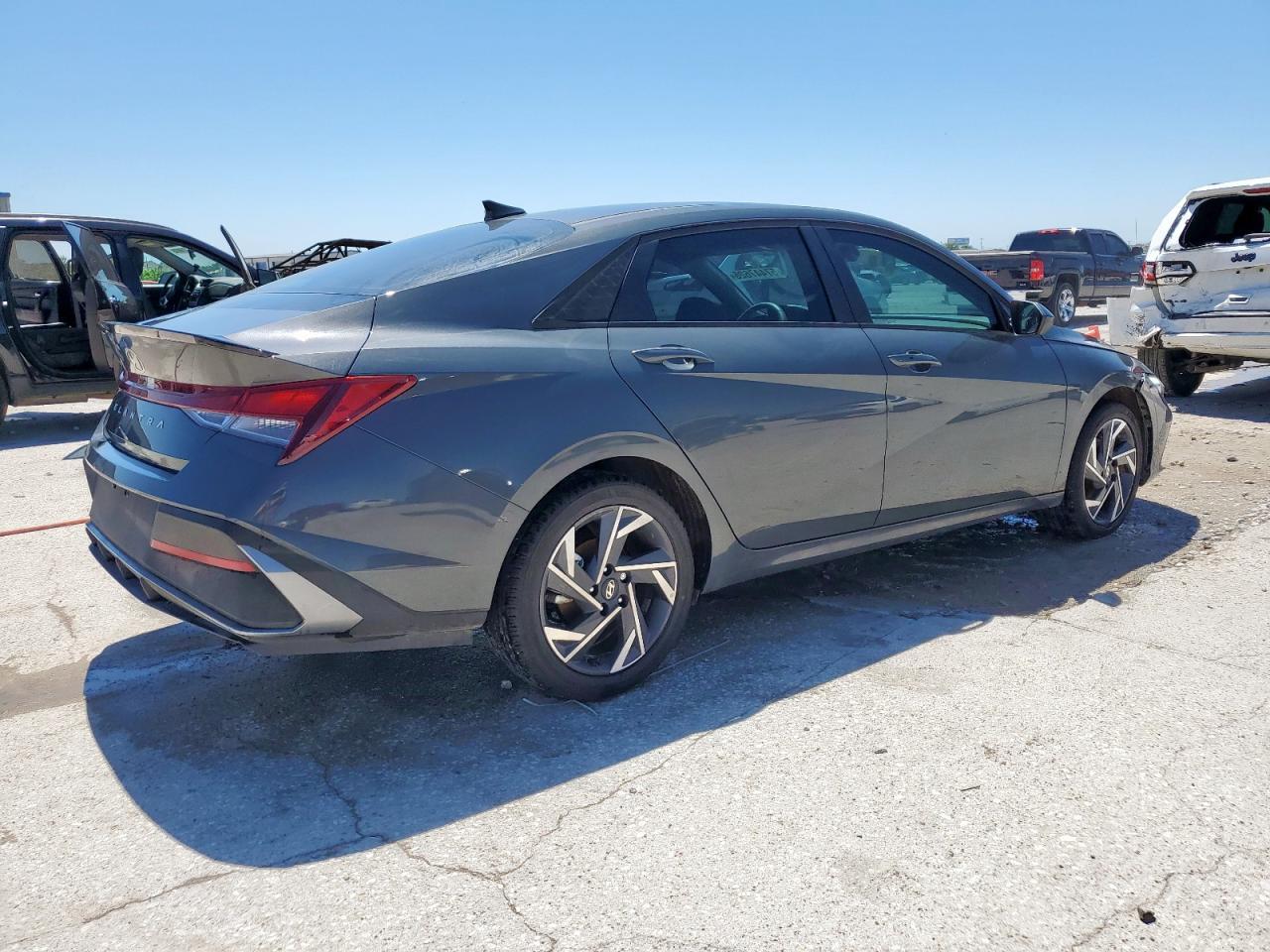 2025 Hyundai Elantra Sel Sport - Фото 3