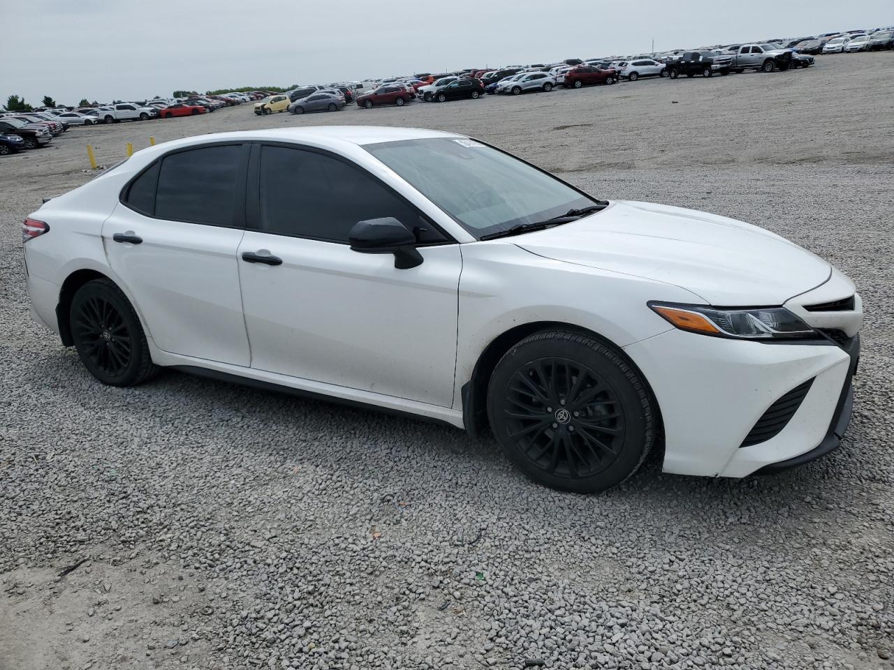 2020 Toyota Camry Se - Image 4