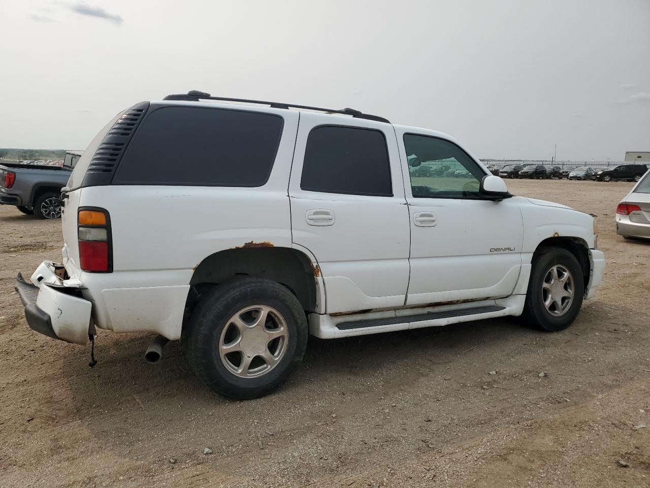 2005 GMC Yukon Denali - Фото 3