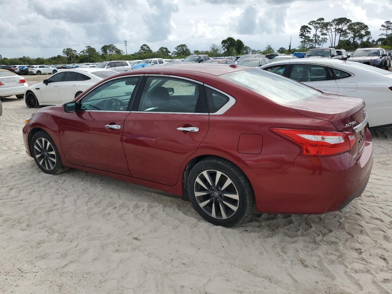 2017 Nissan Altima 2.5 - Фото 2