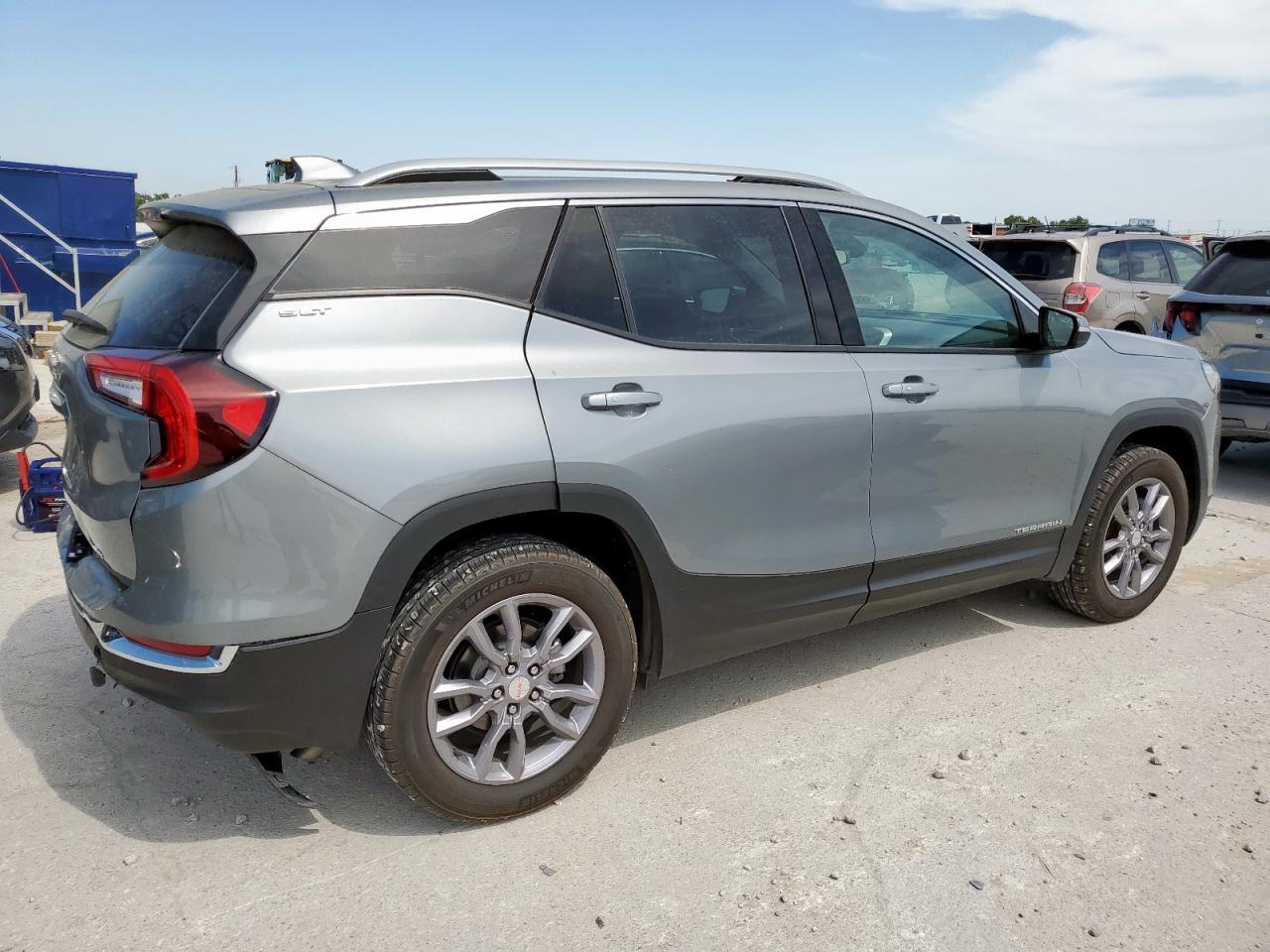 2023 GMC Terrain Slt - Image 3