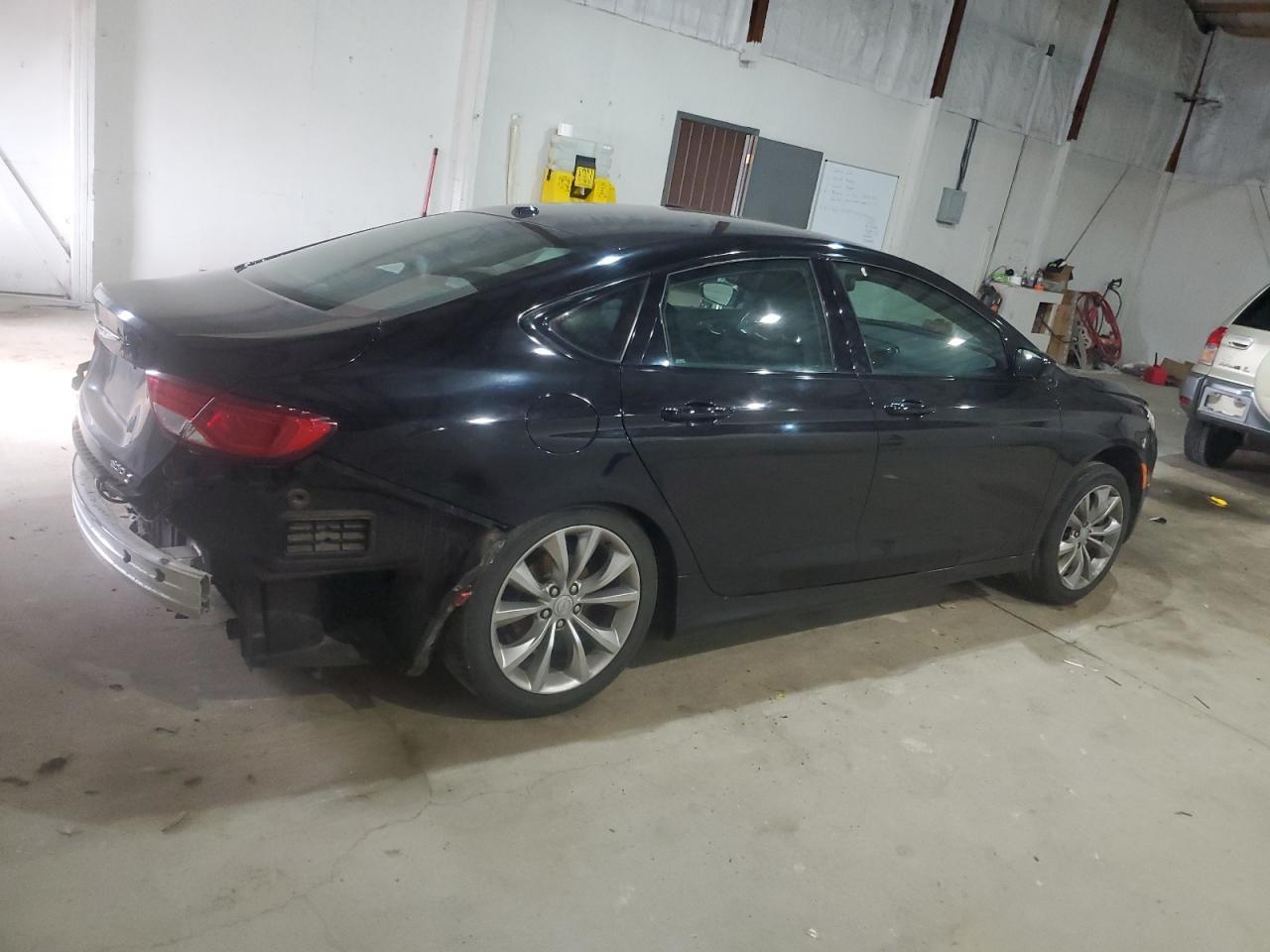 2015 Chrysler 200 S - Фото 3