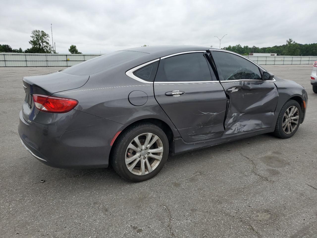 2015 Chrysler 200 Limited - Фото 3