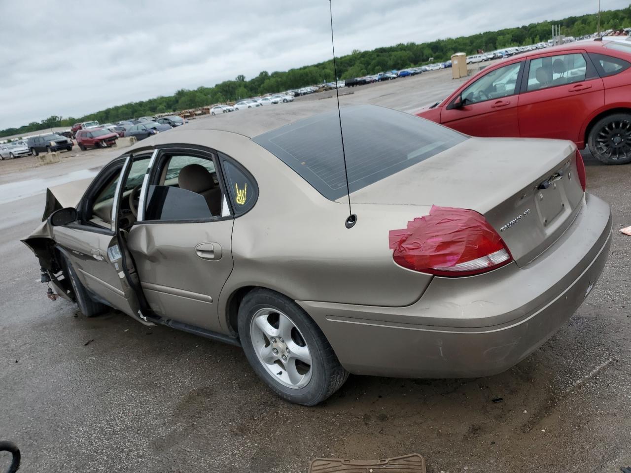 2005 Ford Taurus Se - Фото 2