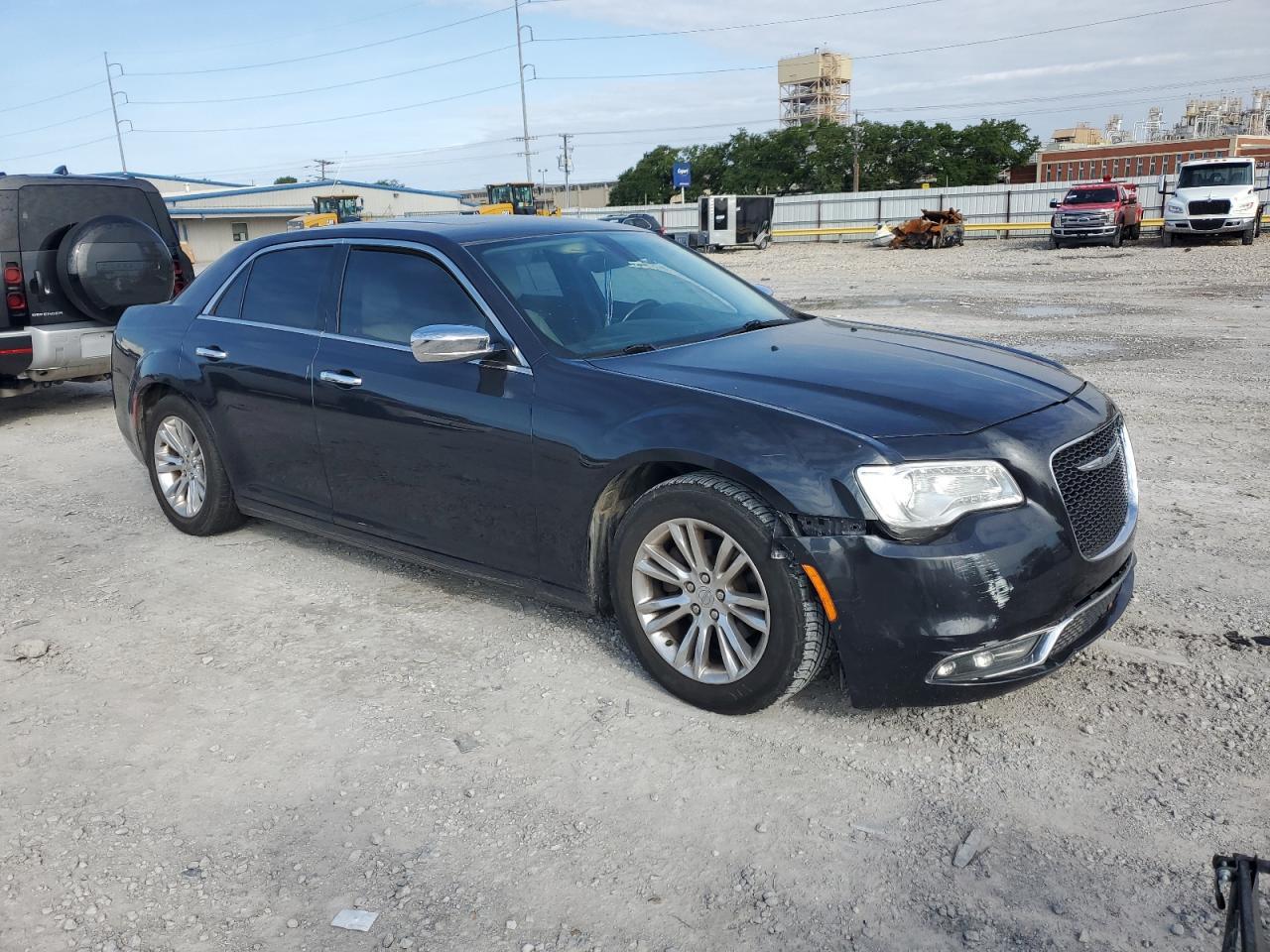 2016 Chrysler 300C - Image 4