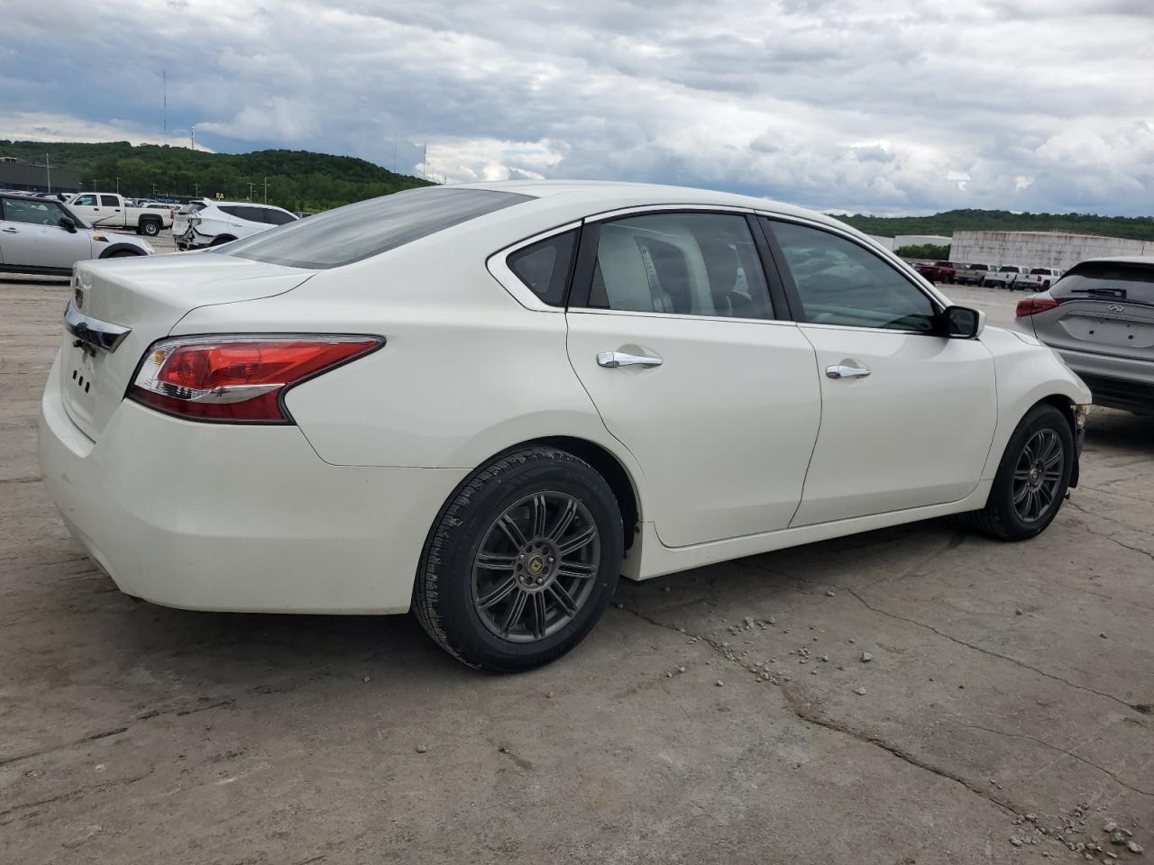 2015 Nissan Altima 2.5 - Фото 3