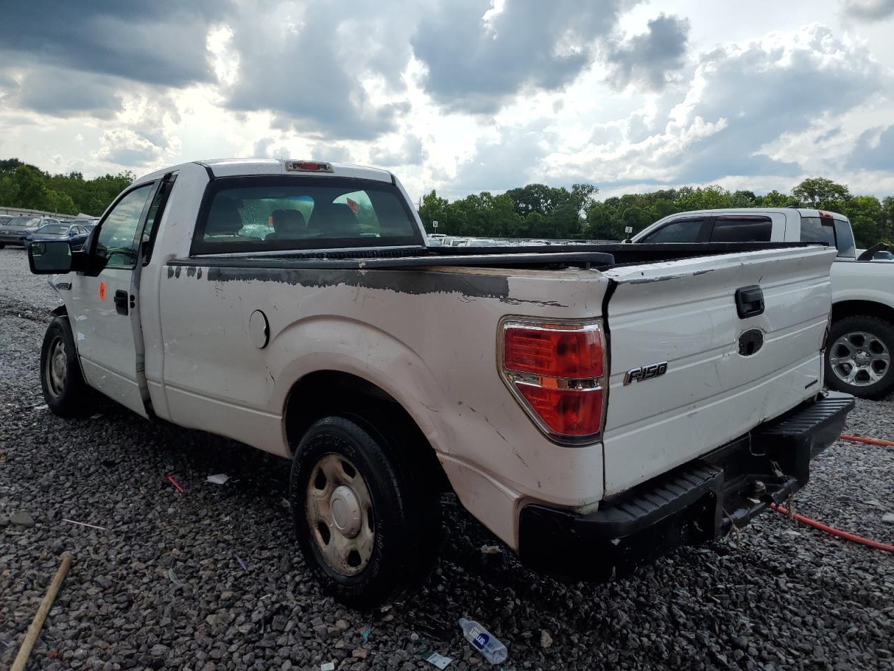 2011 Ford F150 - Image 2