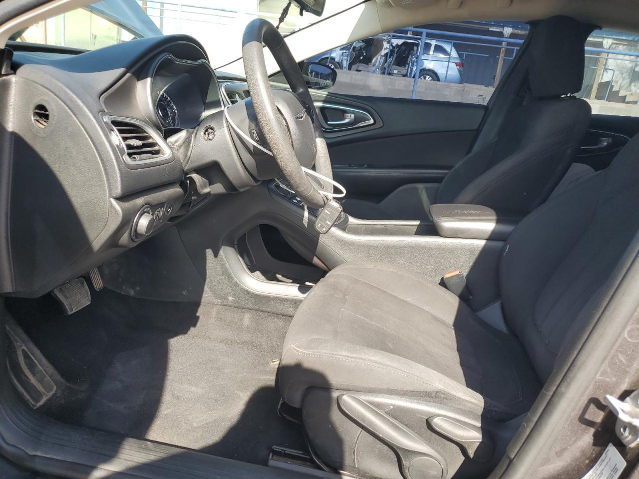 2016 Chrysler 200 Limited - Фото 7